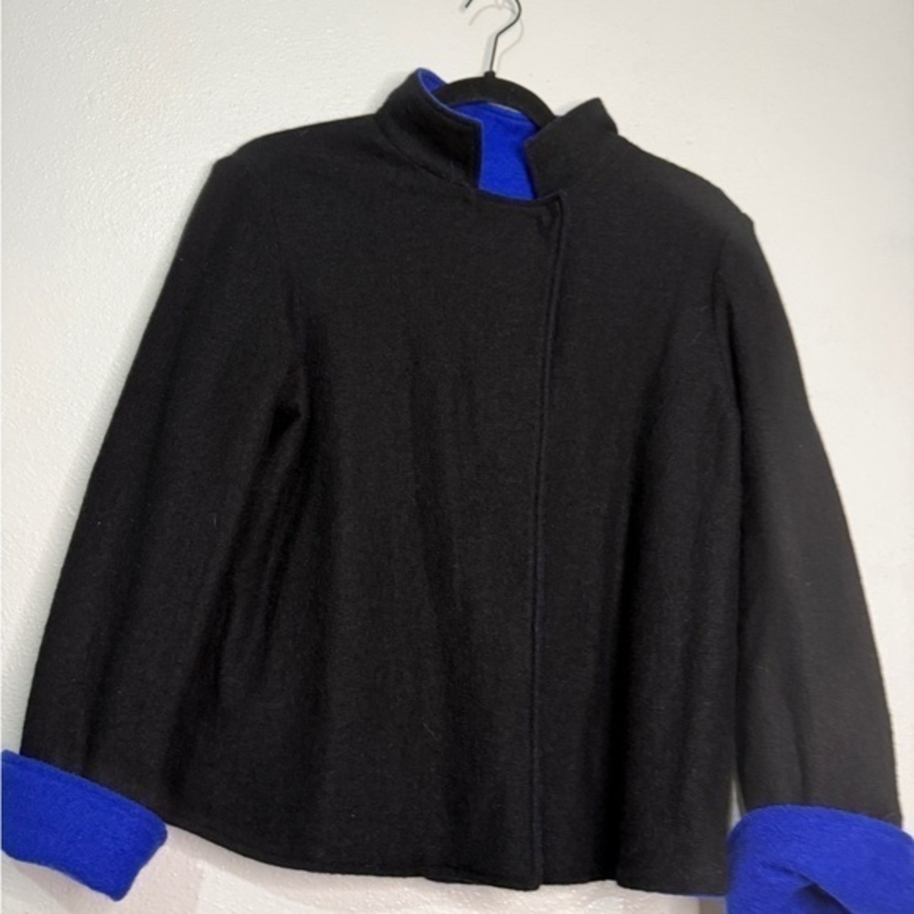 Chico’s reversible cobalt blue/black jacket, 100% wool. Sz 1. Preowned.